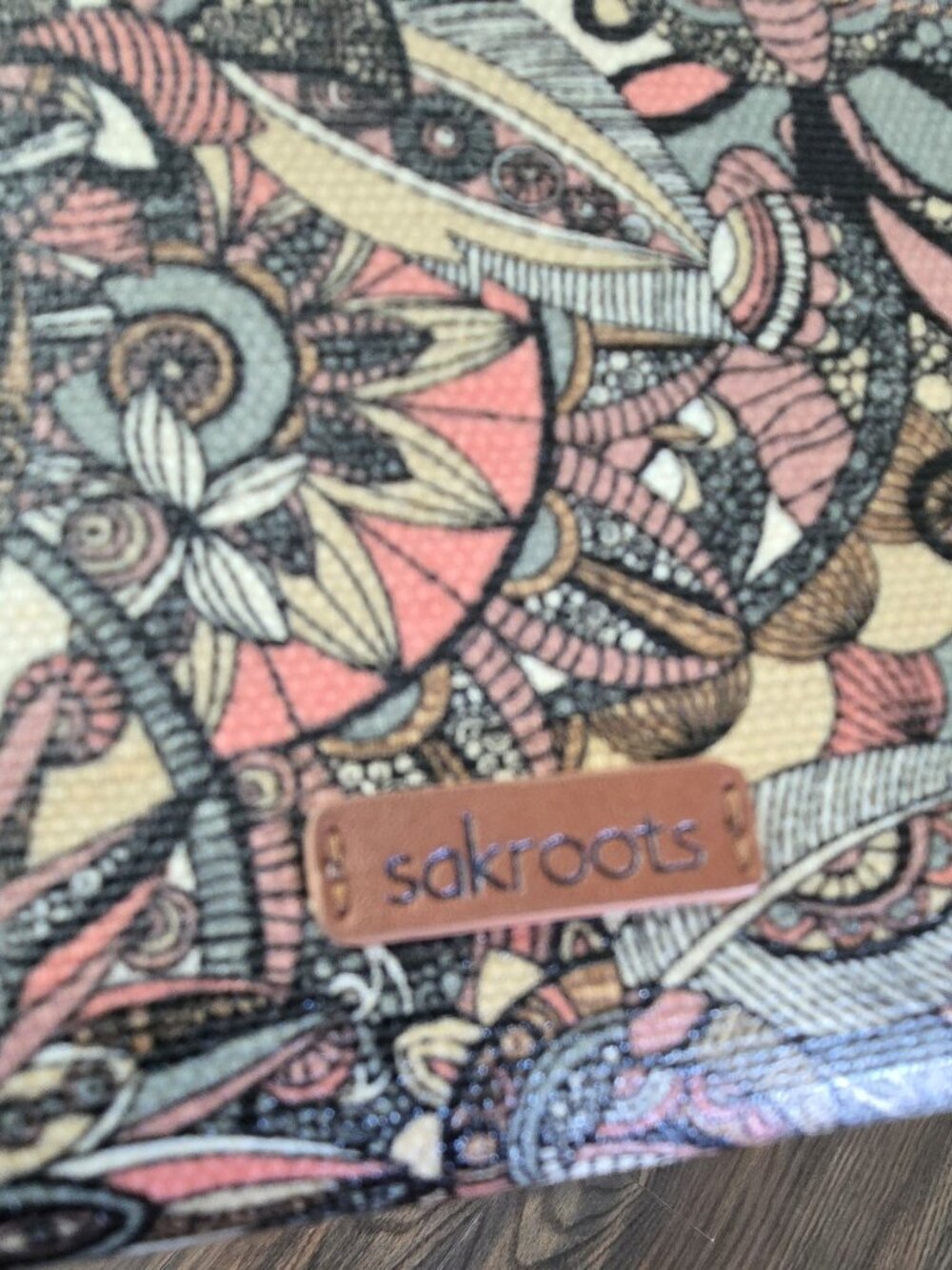 SAKROOTS "Sienna Spirit Desert" Faux Leather Crossbody Wallet NWOT - Picture 7 of 7